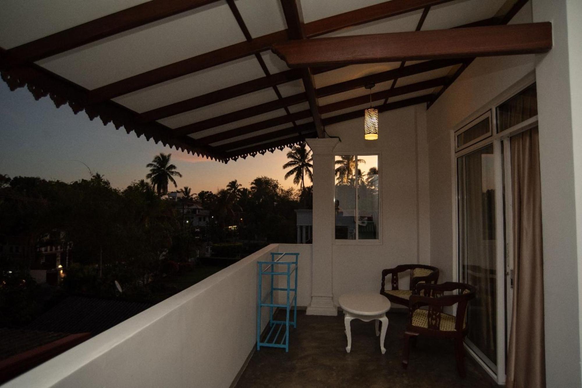 Villa Mihindi Hikkaduwa Exteriör bild