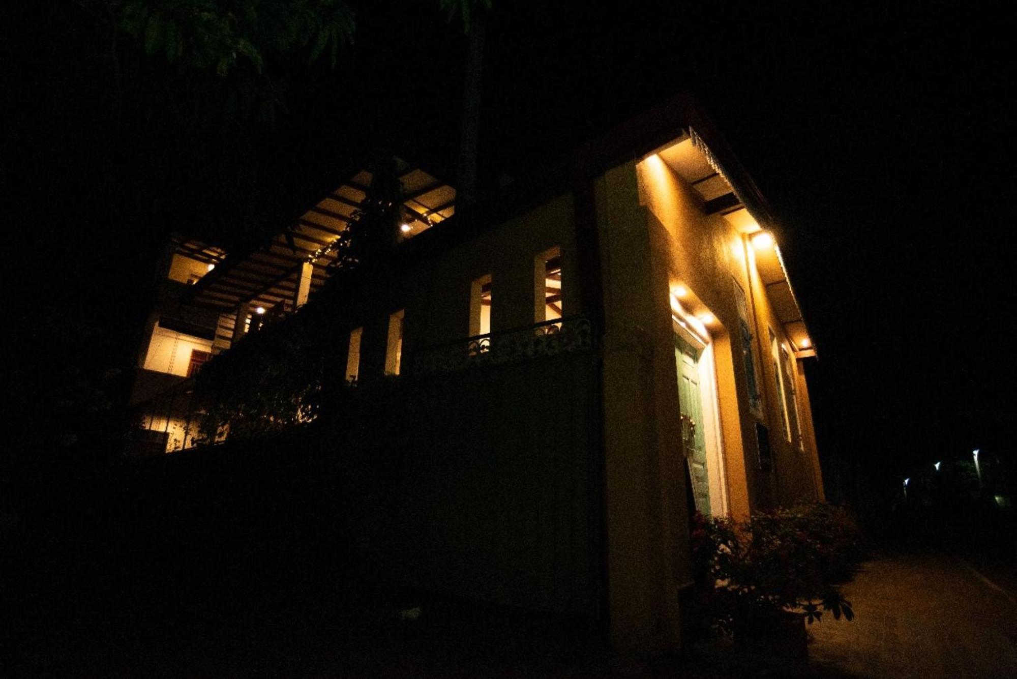 Villa Mihindi Hikkaduwa Exteriör bild