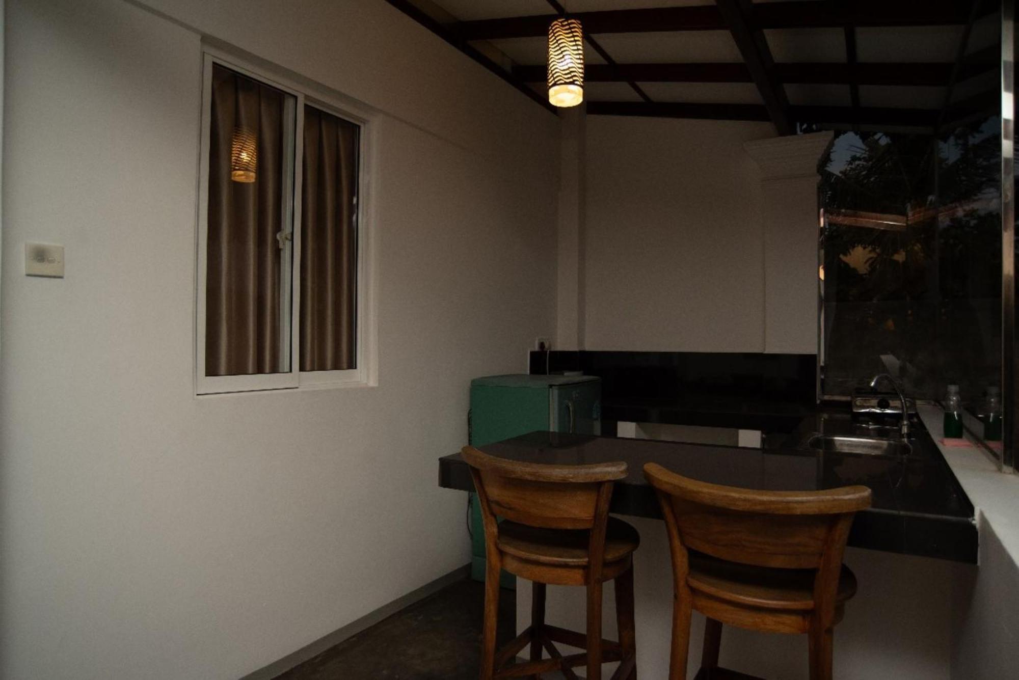 Villa Mihindi Hikkaduwa Exteriör bild