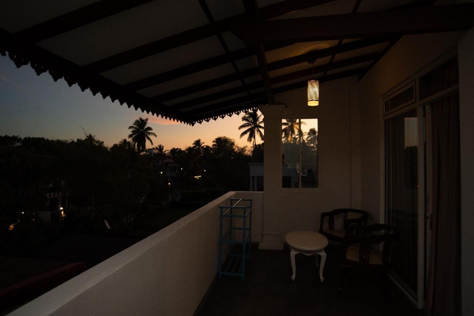 Villa Mihindi Hikkaduwa Exteriör bild