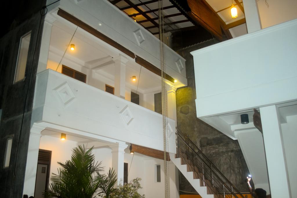 Villa Mihindi Hikkaduwa Exteriör bild