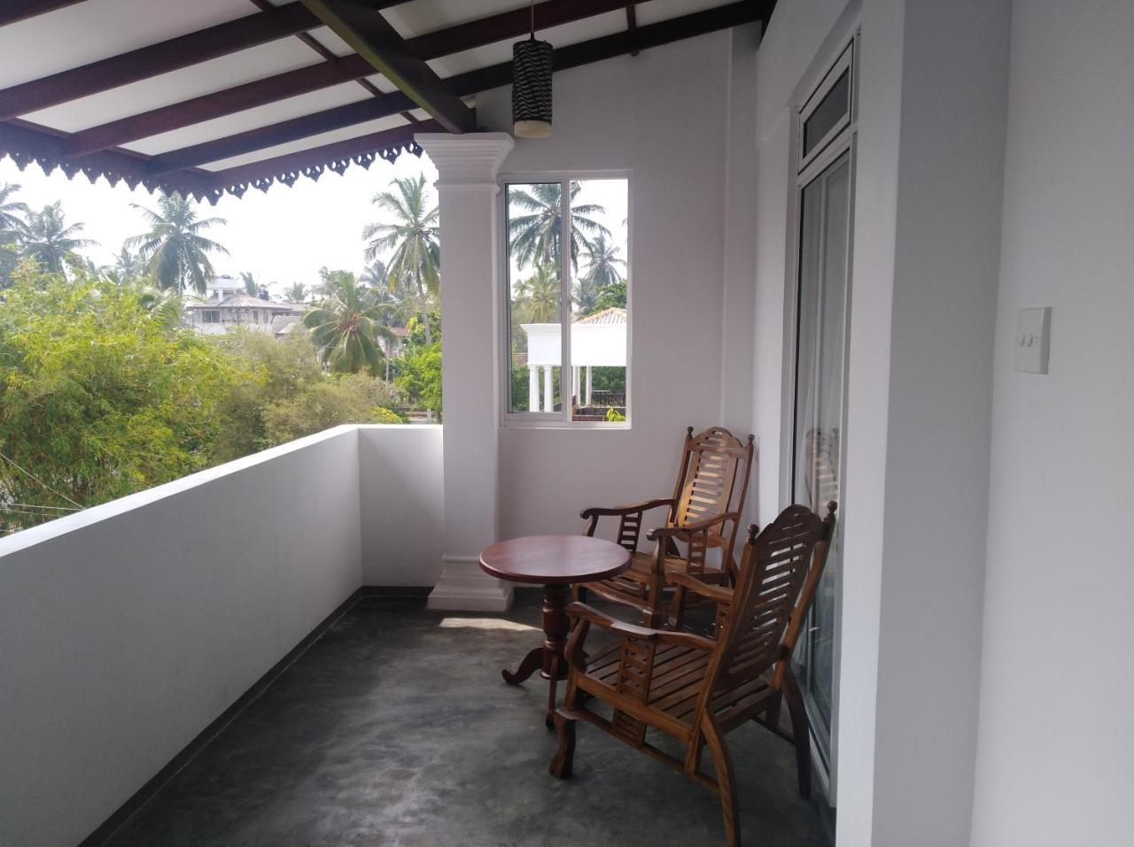 Villa Mihindi Hikkaduwa Exteriör bild